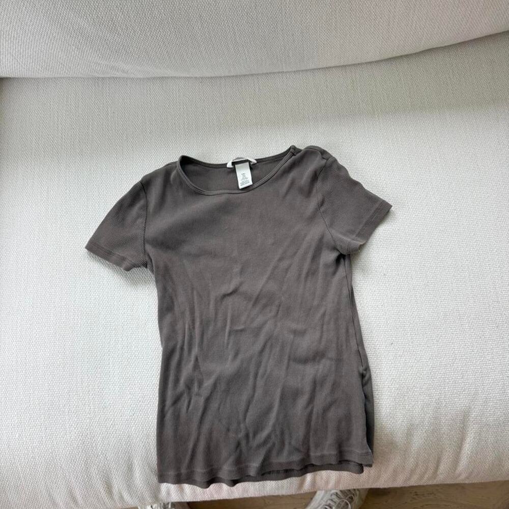 Hm brown ribbed baby tee